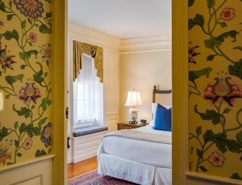 Harbor Light Inn 2