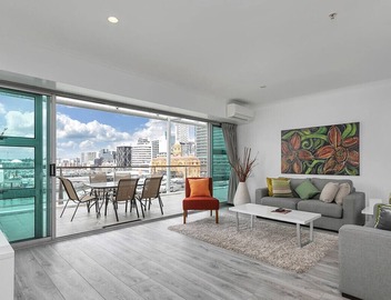 Harbour-Front 2-Bed · Iconic Shed 20 Princes Wharf 2