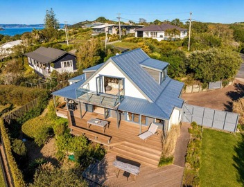 Headland Views Oneroa 4