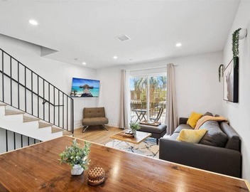 Heart of LA: Your Perfect Hollywood Stay 2
