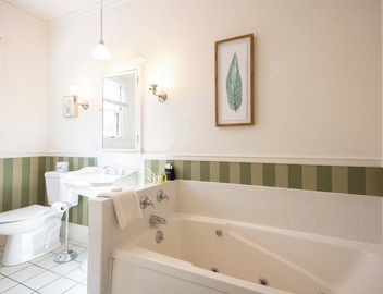 Hearthside Inn 4