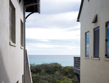 Hemingway Carriage House - SLIGHT GULF VIEWS! CLOSE TO MAIN STREET! 2