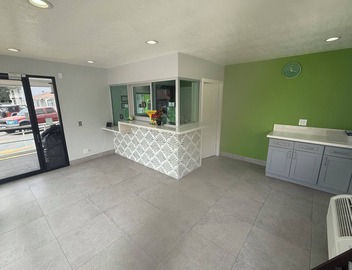 Hi-Way Host Motel 2