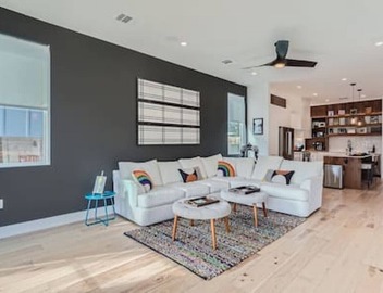 High End 4 BDRM Downtown Home w/POOL Close to Hot Spots! 2