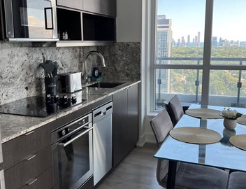 High End 6 people Apartment Islington Etobicoke 3