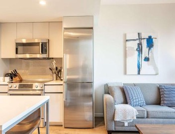 High End Apt Seaport 4