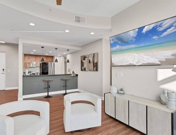 High-End Downtown Orlando Penthouse with Patio 2
