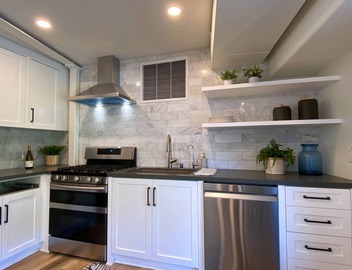 High End One Bedroom Suite with Beautiful views and Jacuzzi Hot Tub 2