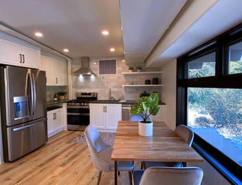 High End One Bedroom Suite with Beautiful views and Jacuzzi Hot Tub 3