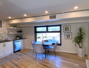 High End One Bedroom Suite with Beautiful views and Jacuzzi Hot Tub 4