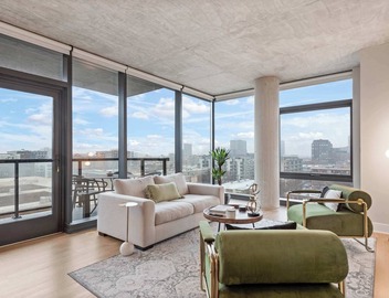 High-End West Loop 2BR + City Views & Walkability 5