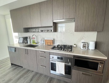 High Level New 2 BR near Skytrain with Great View 2