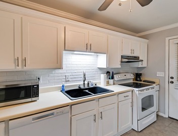 Hike & Explore: Cheraw Apt 7 Mi to Lake Juniper! 2