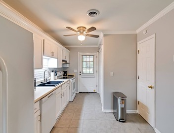Hike & Explore: Cheraw Apt 7 Mi to Lake Juniper! 5