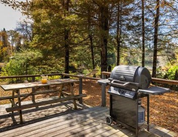 Hills Haven - Luxury Riverfront Cottage 3