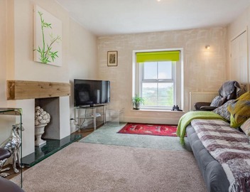 Hillside Cottage 4