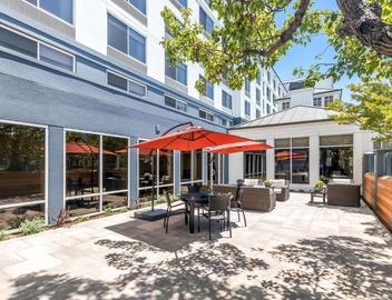 Hilton Garden Inn San Mateo 3