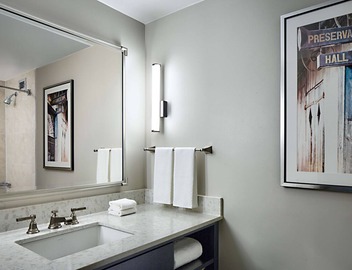 Hilton New Orleans Airport 5