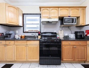 Historic Brownstone Elegance: Blue Colonial Suite 3
