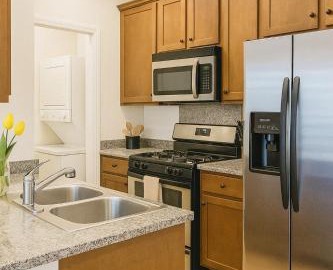 Holiday in LA- Koreatown Retreat with Free Parking, Pool and Sauna 3
