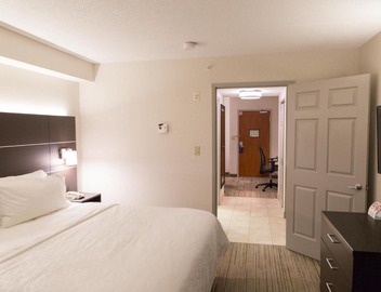 Holiday Inn Express Brampton by IHG 5