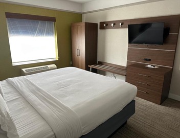 Holiday Inn Express Hotel & Suites San Dimas by IHG 2