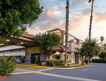 Holiday Inn Express Simi Valley by IHG 2