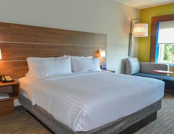 Holiday Inn Express & Suites - Charlotte NE - University Area by IHG 3