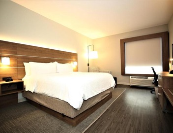 Holiday Inn Express & Suites - Charlotte - South End by IHG 3