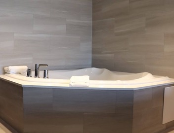 Holiday Inn Express & Suites Brampton by IHG 3