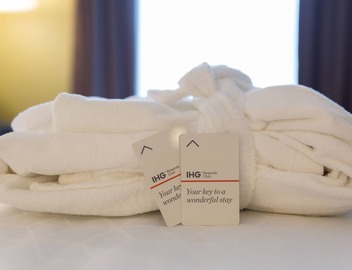 Holiday Inn Express & Suites Brampton by IHG 4