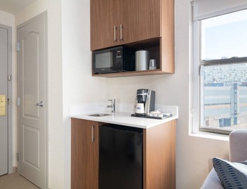 Holiday Inn Express & Suites Boston - Cambridge by IHG 4