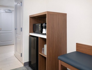 Holiday Inn Express & Suites Boston - Cambridge by IHG 5