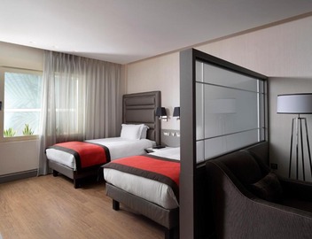 Holiday Suites 5