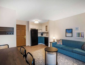 Home Away From Home - Spacious Suite with Living Space | Outdoor Pool 5