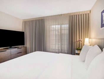 Home Away From Home - Spacious Suite with Living Space | Outdoor Pool 3