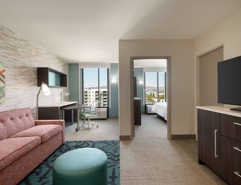 Home2 Suites By Hilton Woodland Hills 5