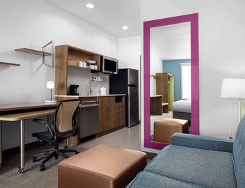 Home2 Suites by Hilton Phoenix Downtown 4