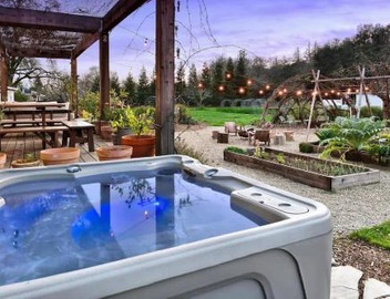 Homestead With Pool And Hot Tub - Wine Tastings Included 2