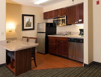 Homewood Suites by Hilton Toronto Airport Corporate Centre 3