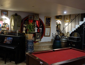 Hostelry 4
