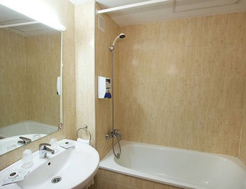 Hotel Basic 4