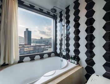 Hotel Bridge 5
