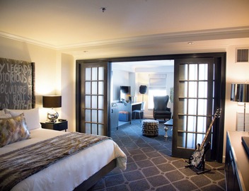 Hotel Commonwealth 2