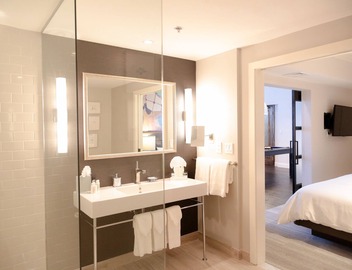 Hotel Commonwealth 3