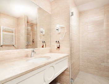 Hotel Kiston 4