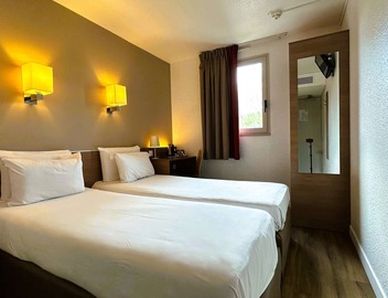 Hotel Kyriad Le Bourget Centre-Parc des Expositions 2