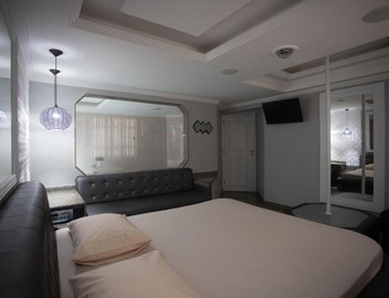 Hotel Show Adult Only 5