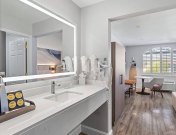 Hotel Skye SFO 2