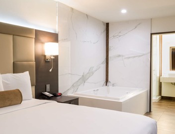 Hotel Xilo Glendale 4